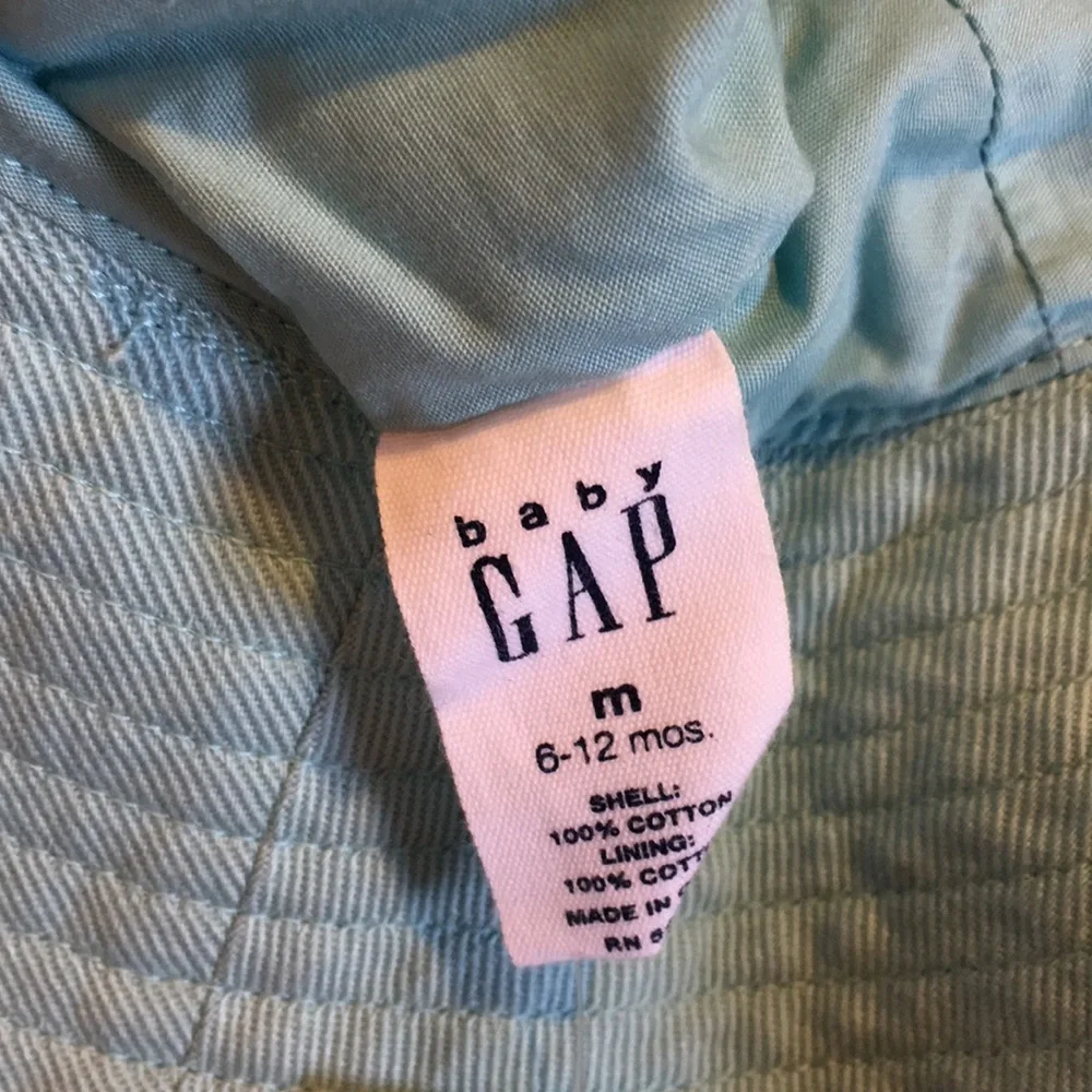 NWT Gap baby brimmed hat size 6-12 months